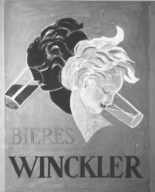 1930 ca. - Une femme blonde et un homme africain boivent chacun dans un verre.
