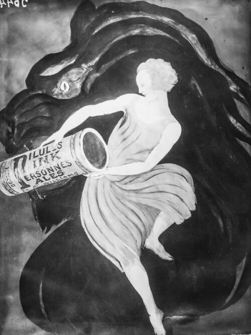 1927 - Une femme blonde essaye d"enlever de la gueule d'un lion une grosse bouteille d'eau de Bussang. Au loin se profilent les ballons des Vosges. - Leonetto Cappiello