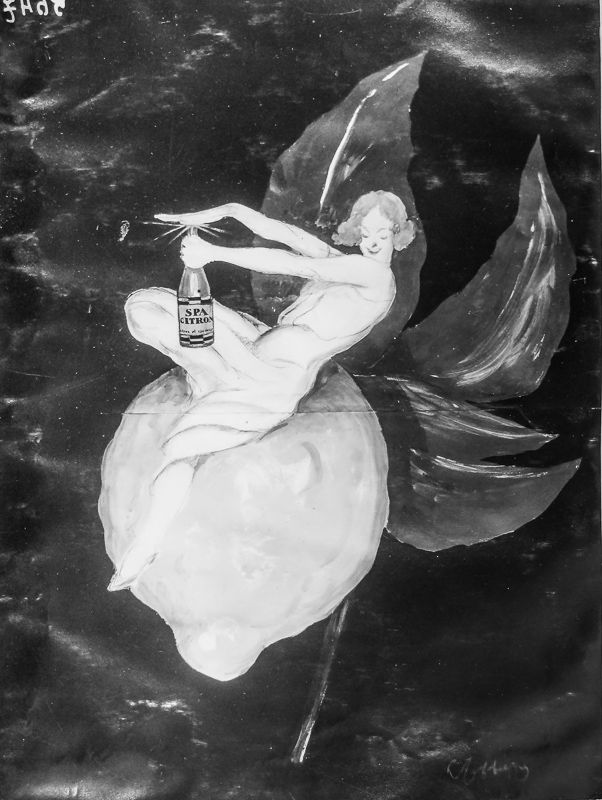 1927 - Assise sur une pomme