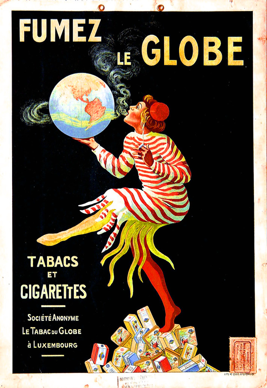 1913 ca. - 1913225Z0 et 1913225Z1 : Une femme habillée de façon excentrique esquisse un pas de danse sur une montagne de paquets de tabac. Elle fume une cigarette et souffle la fumée sur un globe terrestre.