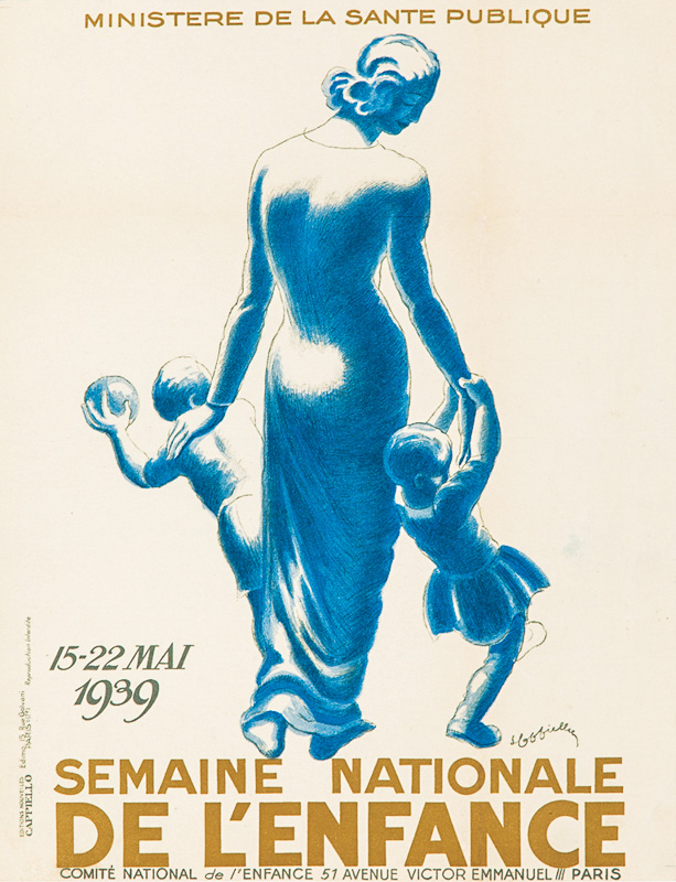 1939 - Une femme sobrement habillée tient deux enfants par la main.