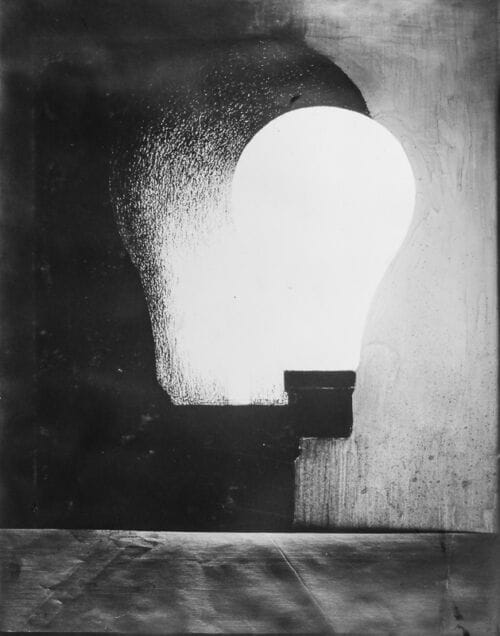 Photo d'esquisse publicitaire : Mazda