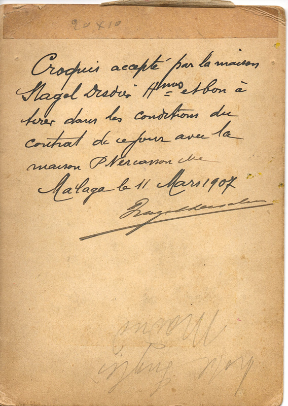 1907 - Une femme assise près d'une table